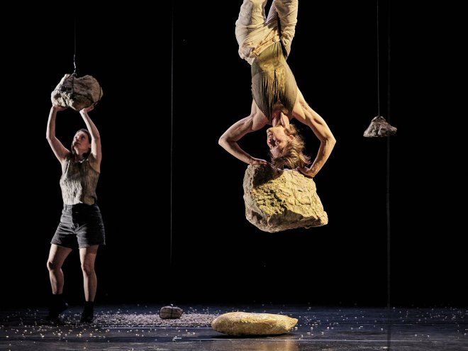 LE BRUIT DES PIERRES