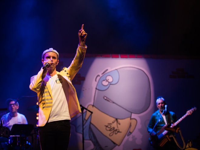 EGO LE CACHALOT PREND LE LARGE