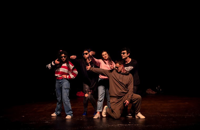 MICHELLE, DOIT-ON T'EN VOULOIR D'AVOIR FAIT UN SELFIE A AUSCHWITZ ?