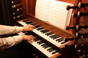 christinazetterberg-organ-7103541_1920